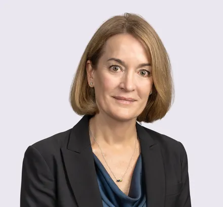 Mia Farber headshot
