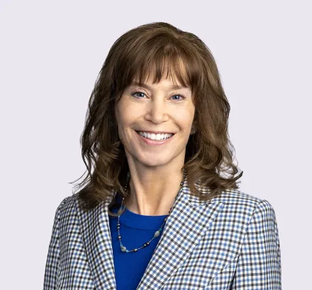 Leonora Schloss headshot