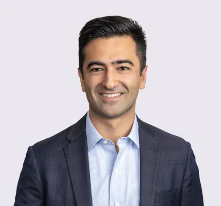 Sam Farzani headshot