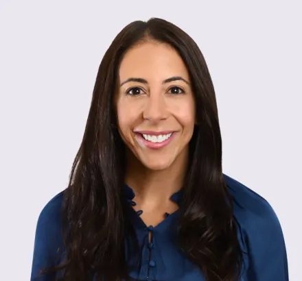 Stephanie Peet headshot