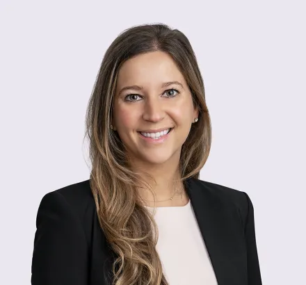 Melanie Ross headshot