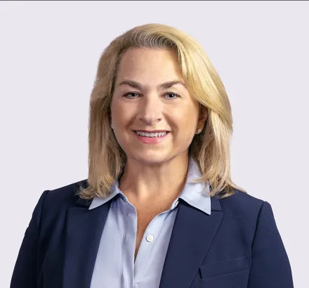 Jenifer Bologna Headshot