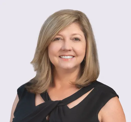 Shannon Miller headshot