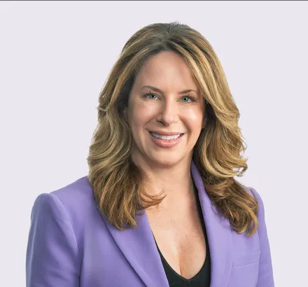 Stephanie Satterfield headshot