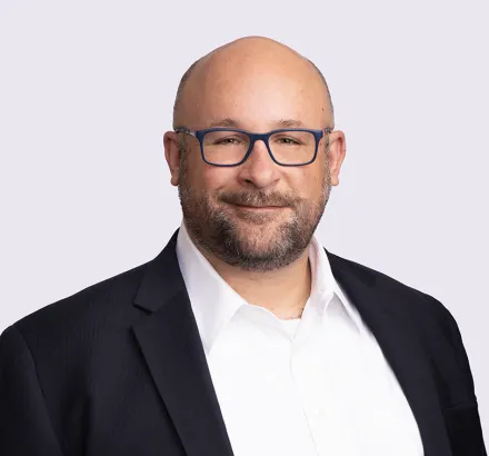 Eric Burns headshot