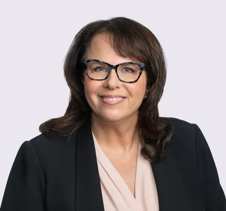 Julie Maresca headshot