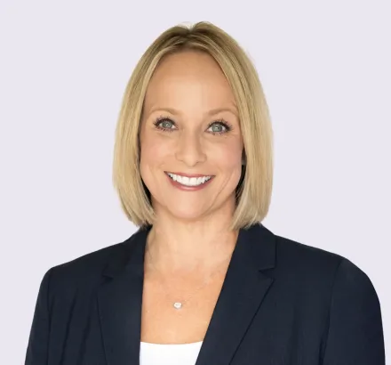 Gina Janeiro headshot