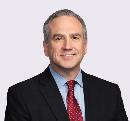 Justin Dean headshot