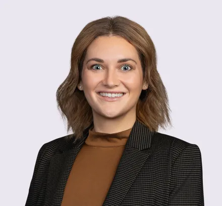 Desirae Demore headshot