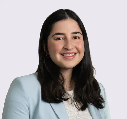 Sara E. Kniaz Headshot