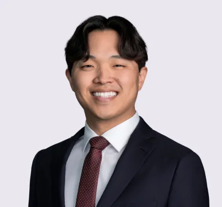 Raymond Lee headshot