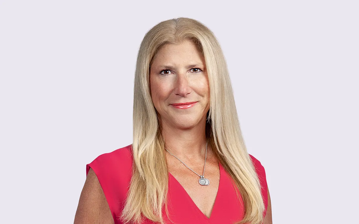 Stephanie Adler-Paindiris Headshot
