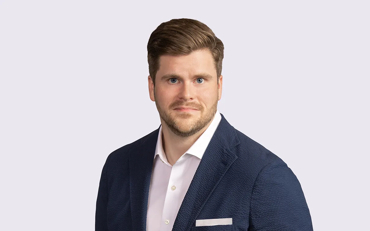 Joshua Adams headshot