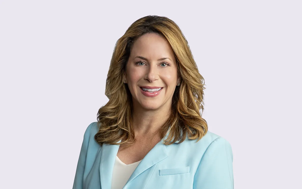 Stephanie Satterfield headshot