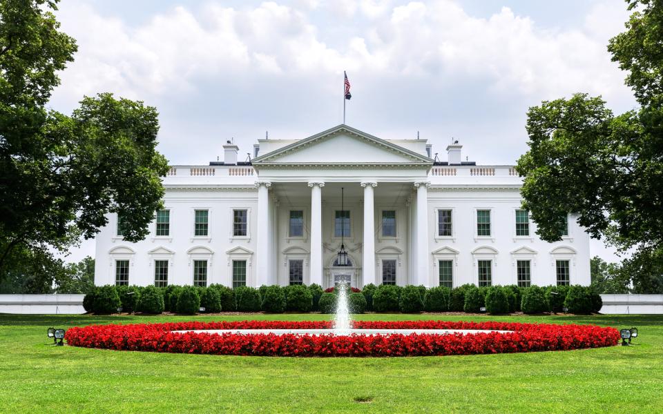 Photo of the White House.