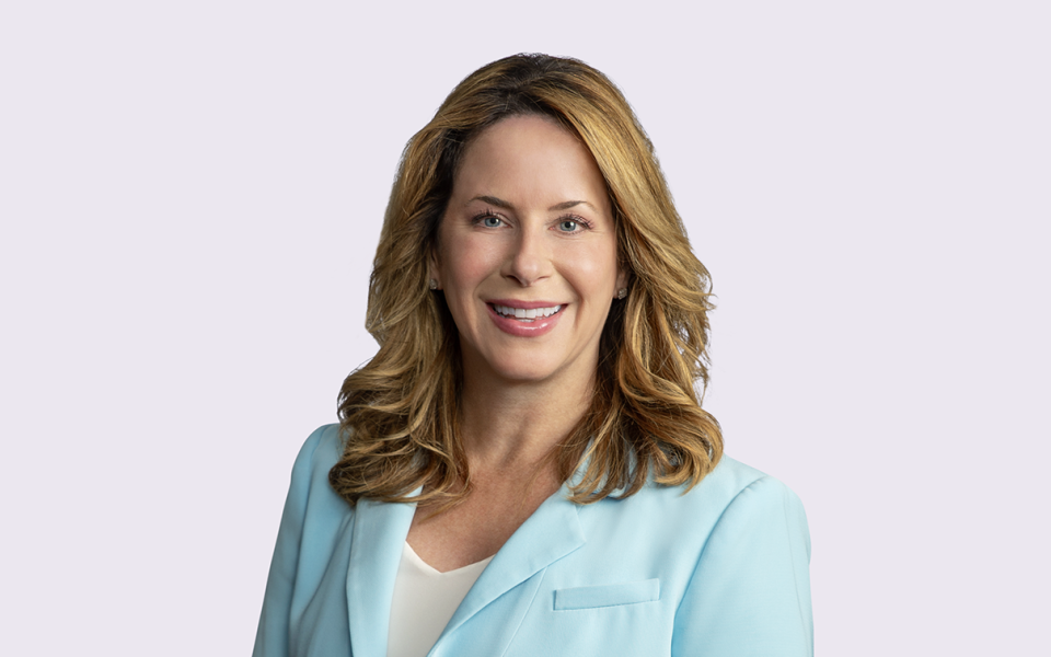 Stephanie Satterfield headshot