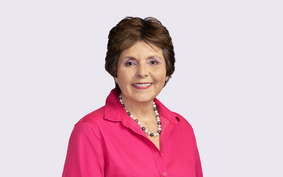 Linda Carlozzi headshot