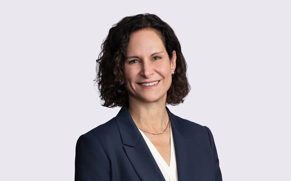 Elizabeth Weiss headshot