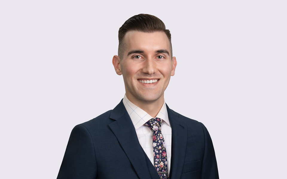 Garrett Gee headshot