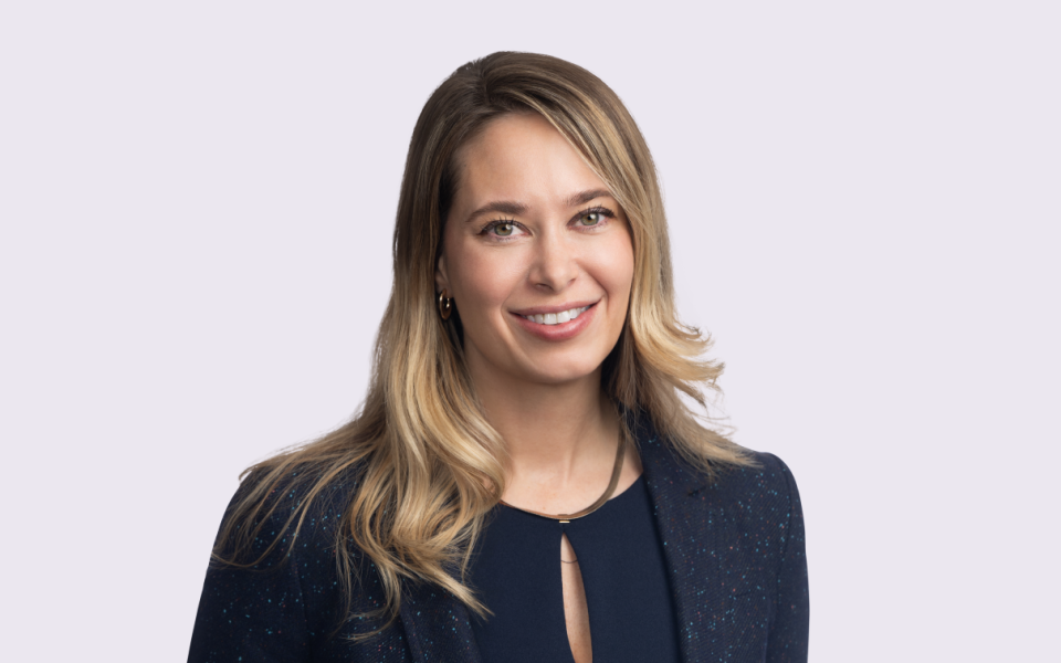 Ahsley Obando headshot