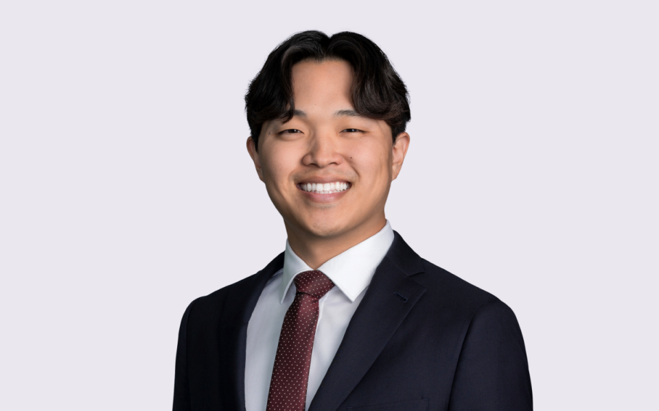 Raymond Lee headshot
