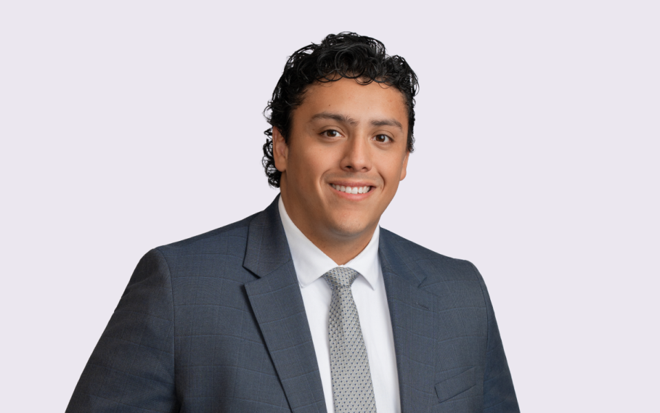 Omar Serrano headshot