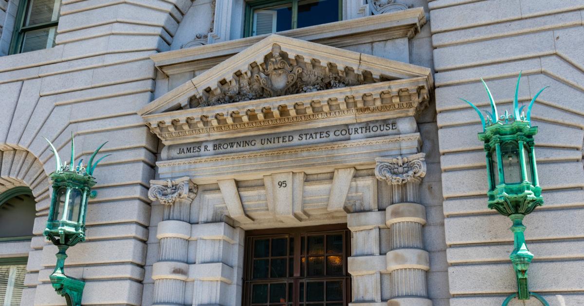 Ninth Circuit Hands Employers Split Decision on Key Procedural Aspects of FLSA Collective Actions
